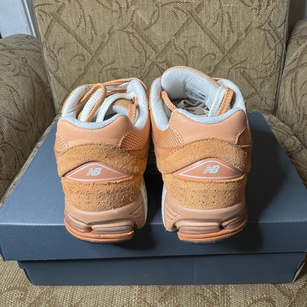 Size 10.5 - New Balance 2002R Copper Infield Clay W/Box *Smoke Odor - Picture 6 of 9